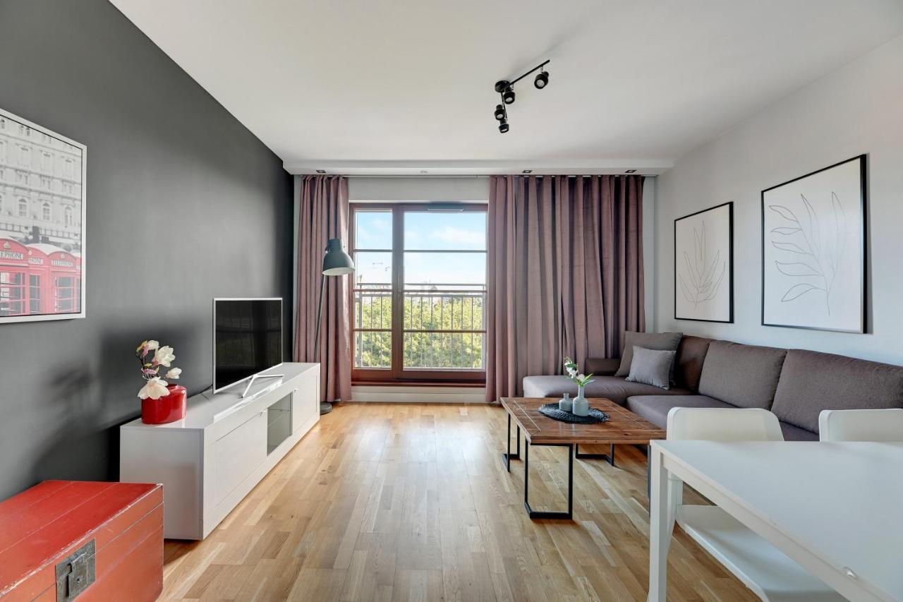 Huoneisto Nowa Motlawa Spa, Pool, Gym & Parking By Downtown