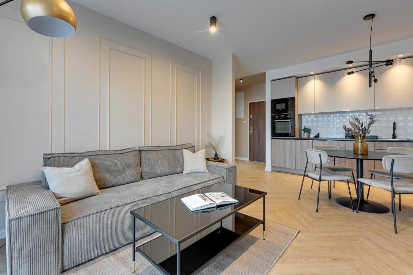 Huoneisto Nowa Motlawa Spa, Pool, Gym & Parking By Downtown